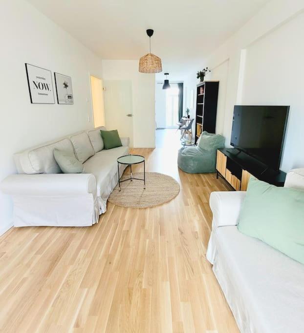 Stylisches Zentrales City-apartment Mit 2 Balkonen Apartment Leipzig