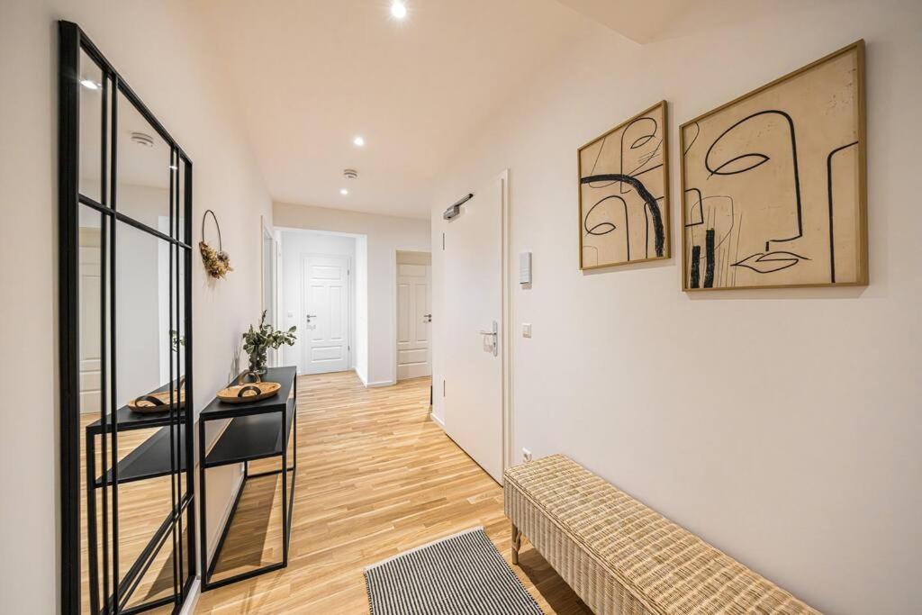 Stylisches Zentrales City-apartment Mit 2 Balkonen *