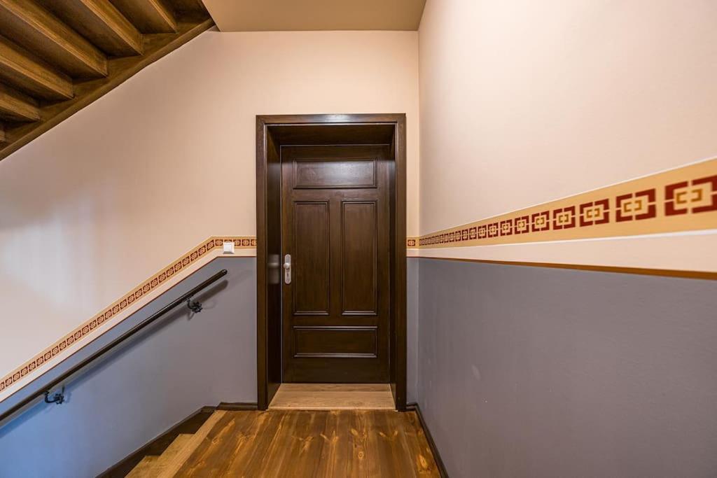 Stylisches Zentrales City-apartment Mit 2 Balkonen Appartement *