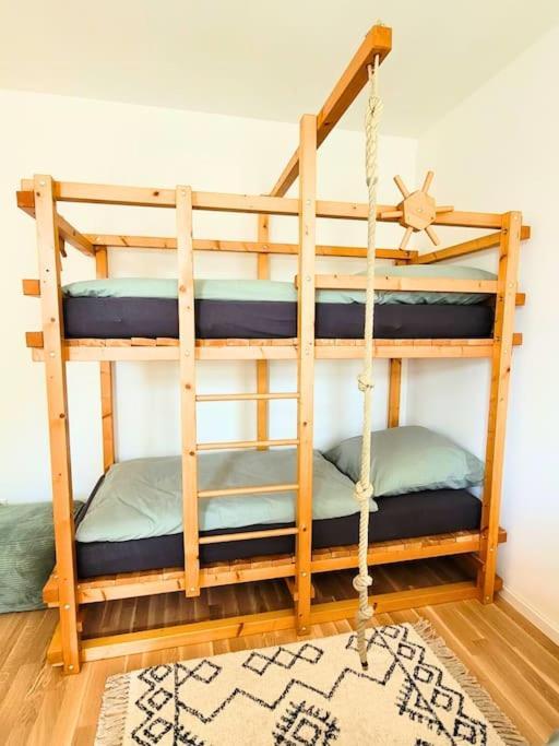 Stylisches Zentrales City-apartment Mit 2 Balkonen *