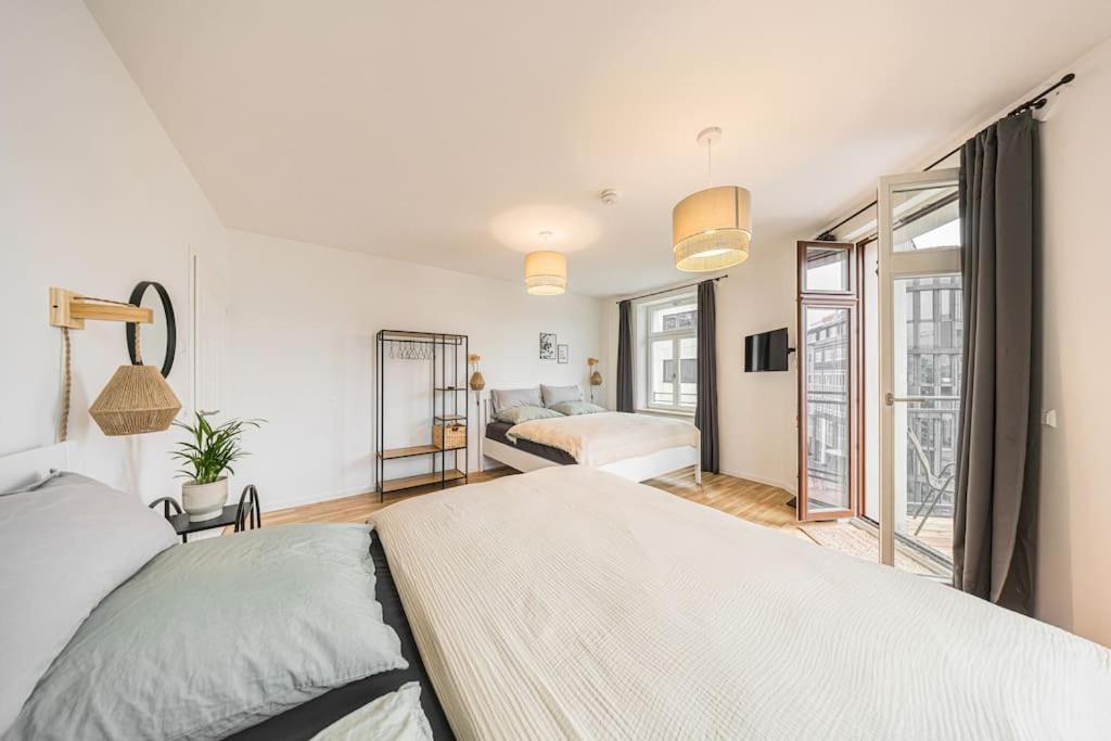 Stylisches Zentrales City-apartment Mit 2 Balkonen