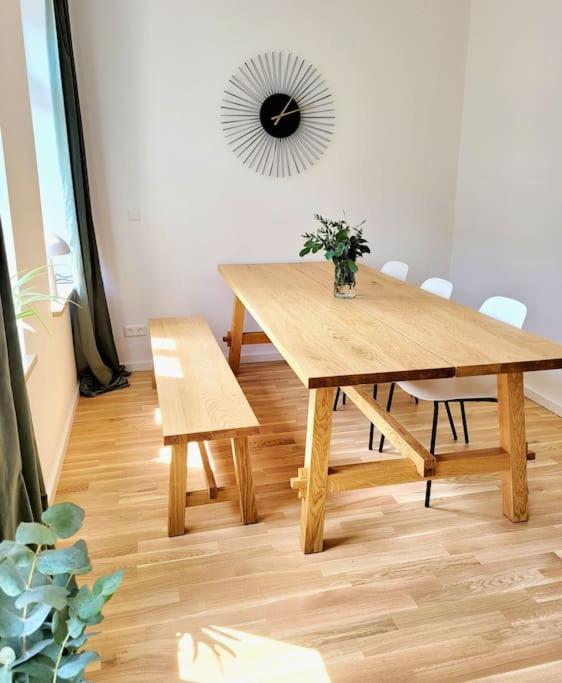 Stylisches Zentrales City-apartment Mit 2 Balkonen Apartment Leipzig