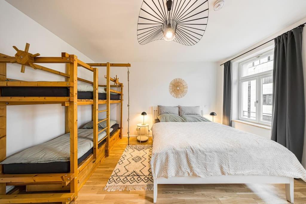 Stylisches Zentrales City-apartment Mit 2 Balkonen *