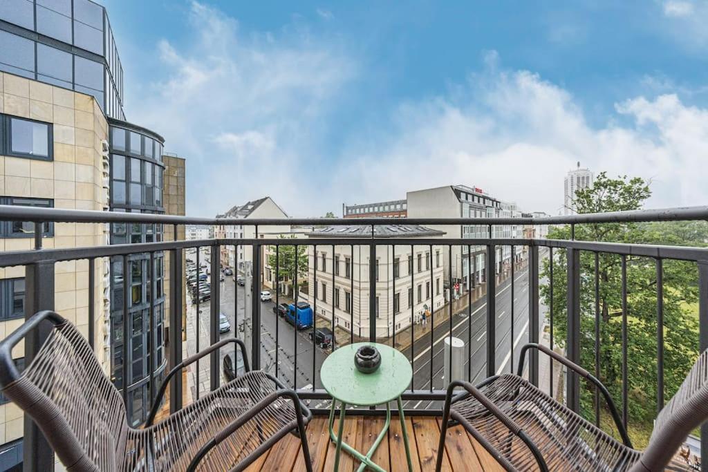 Stylisches Zentrales City-apartment Mit 2 Balkonen *